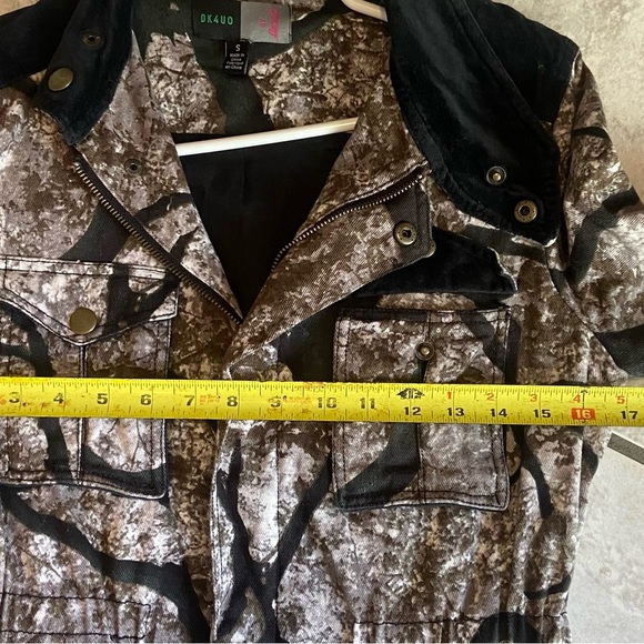 Women’s Camouflage Jacket Small fits XS - Picture 6 of 6